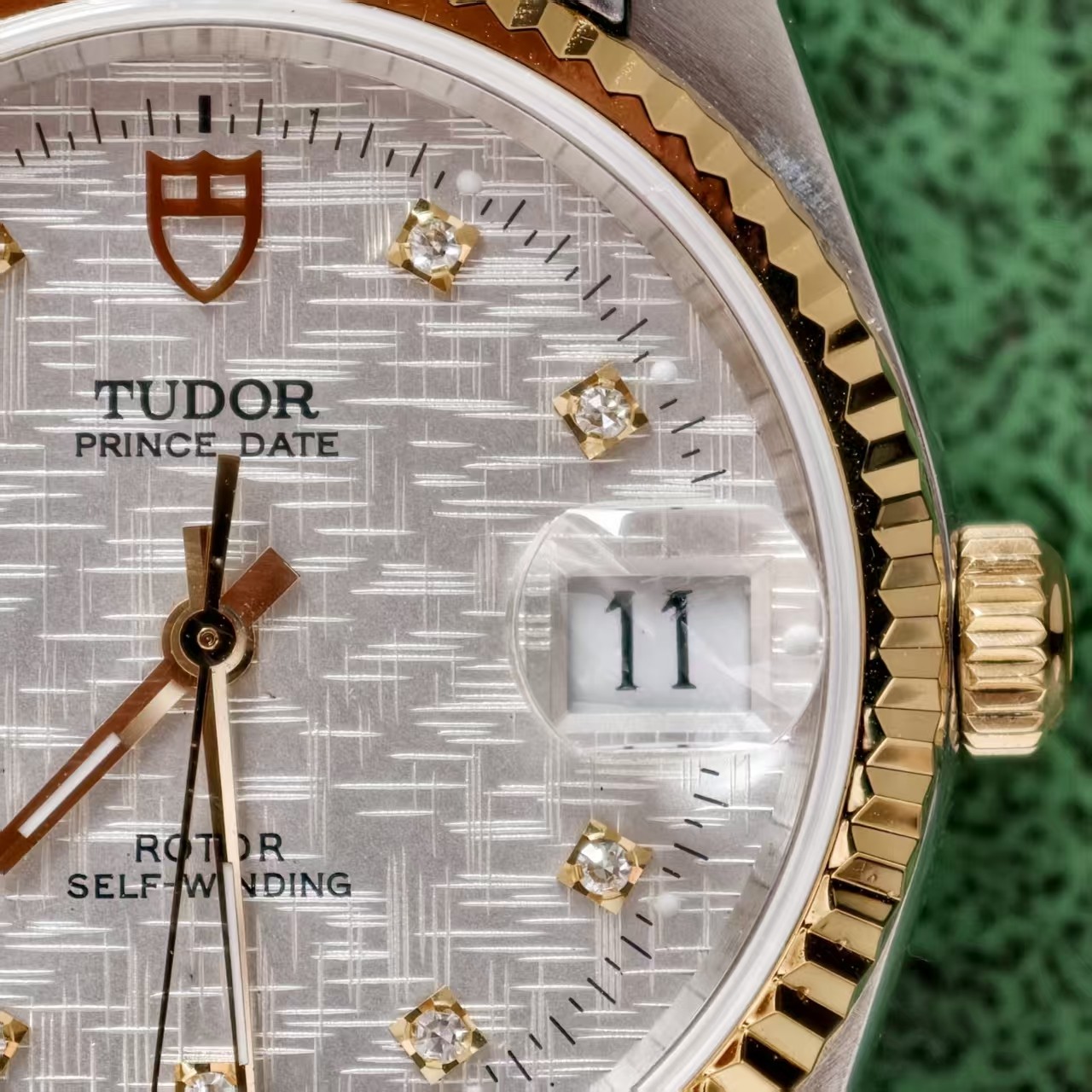 Tudor White Linen Dial Prince Date 74033 Men’s Watch Automatic 34mm Graph scale