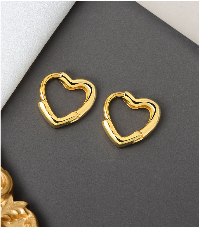 Women Girl 18K Gold Plated Plain Polish Heart Shape Huggie Hoop Earrings TH1
