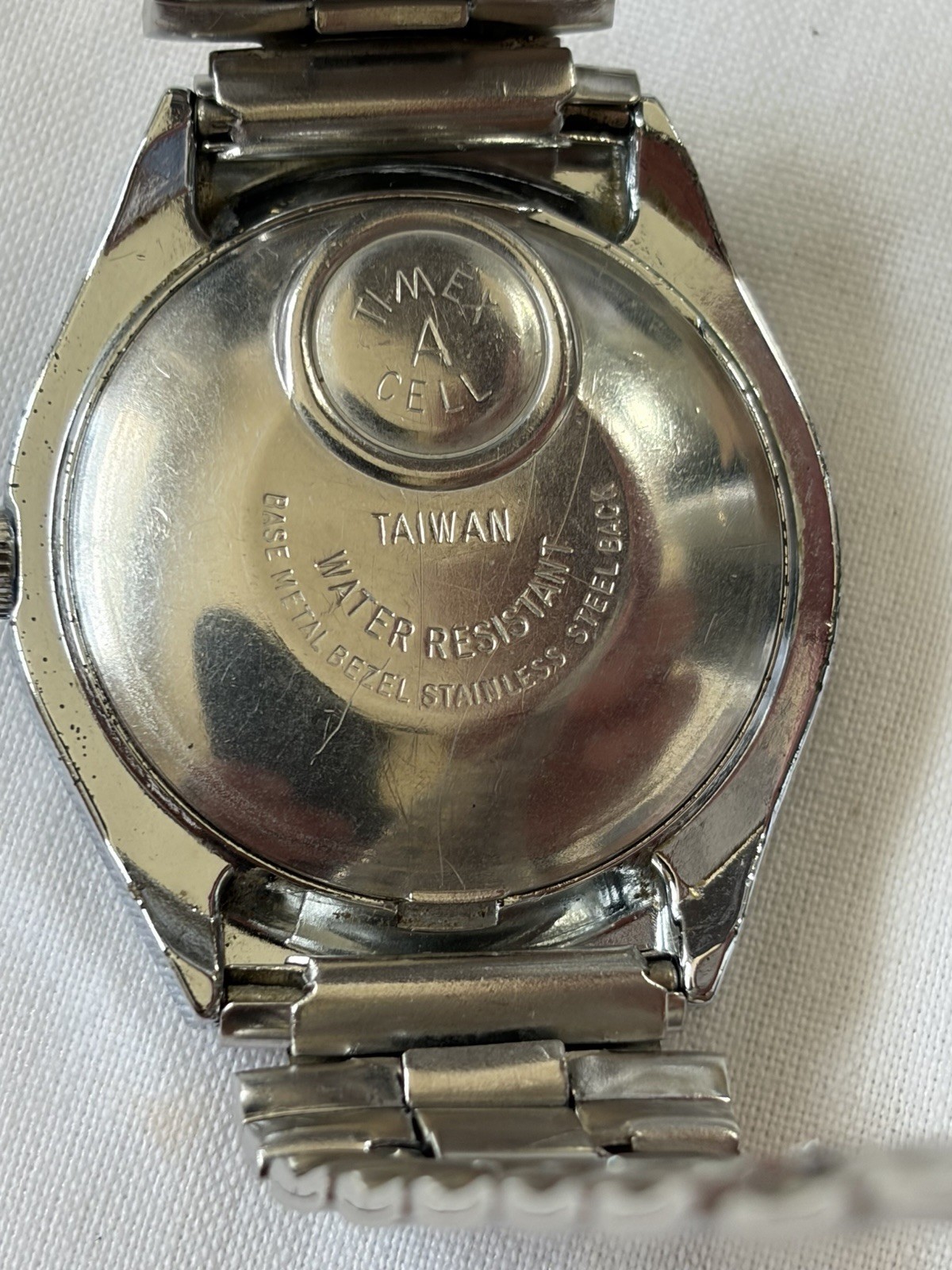 Vintage 1977 Timex Electric Dynabeat 26277 Maroon Dial Watch Runs