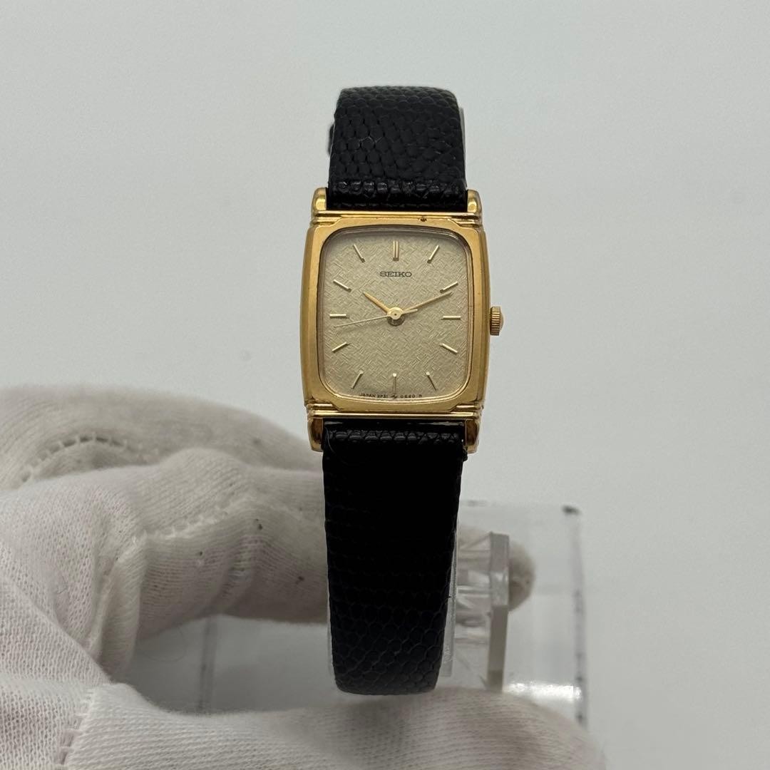 SEIKO New Battery Wristwatch Ladies 2P21 5210 Square Working Item