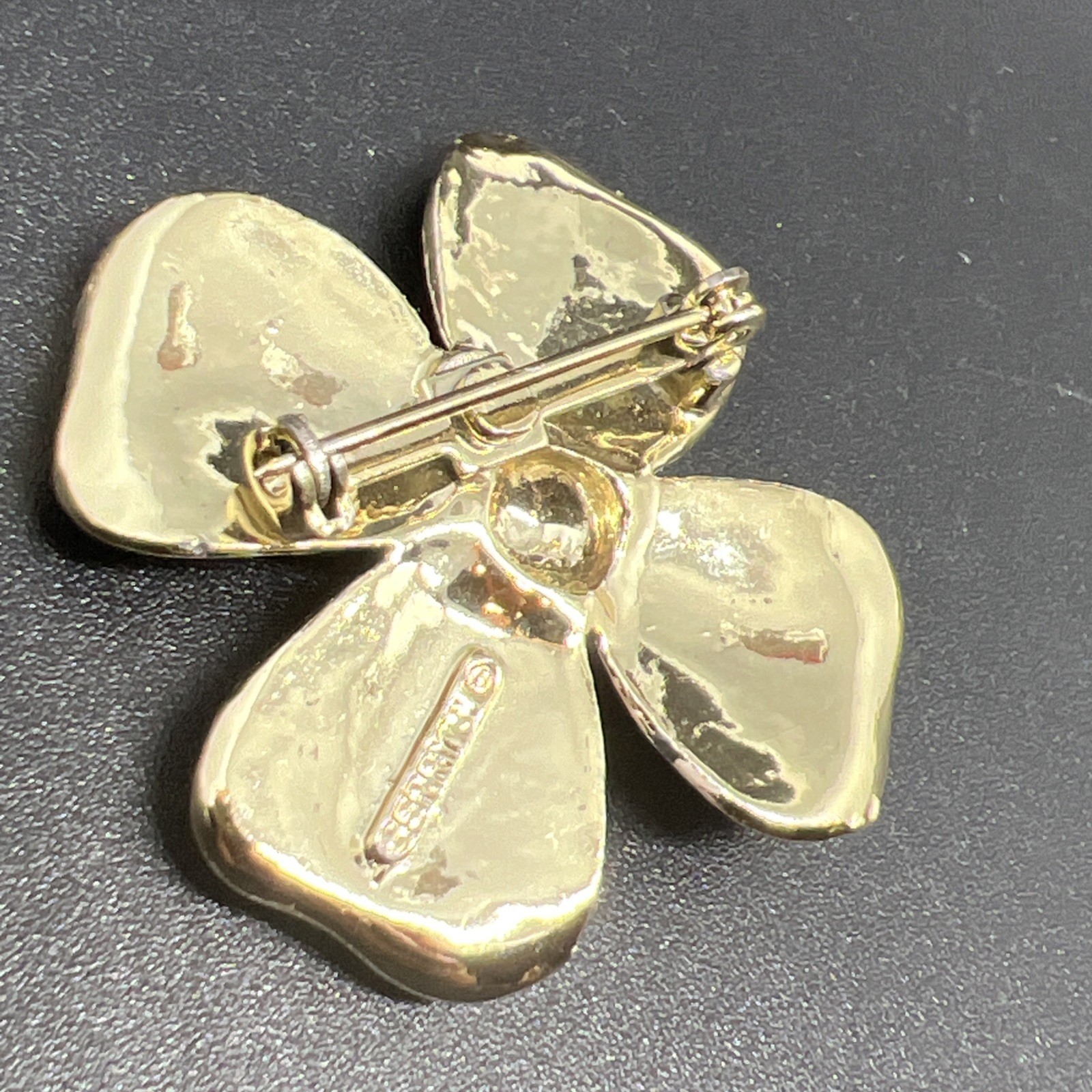 Vintage Signed GERRY’S Dogwood Flower Brooch Pin White Enamel Gold Tone