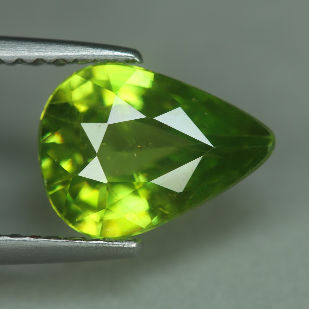 2.00 Cts_Diamond Sparkling_100 % Natural Unheated Titanite Green Sphene