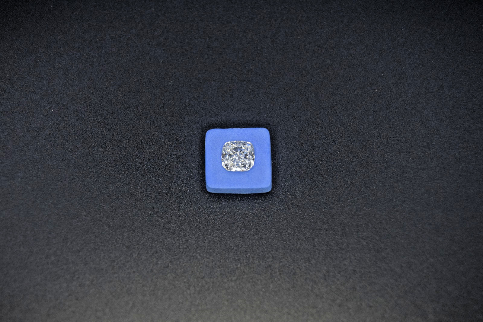 100% Authentic 2.22 Carat VS1 IGI Certified CVD Lab Grown Diamond Square Cushion
