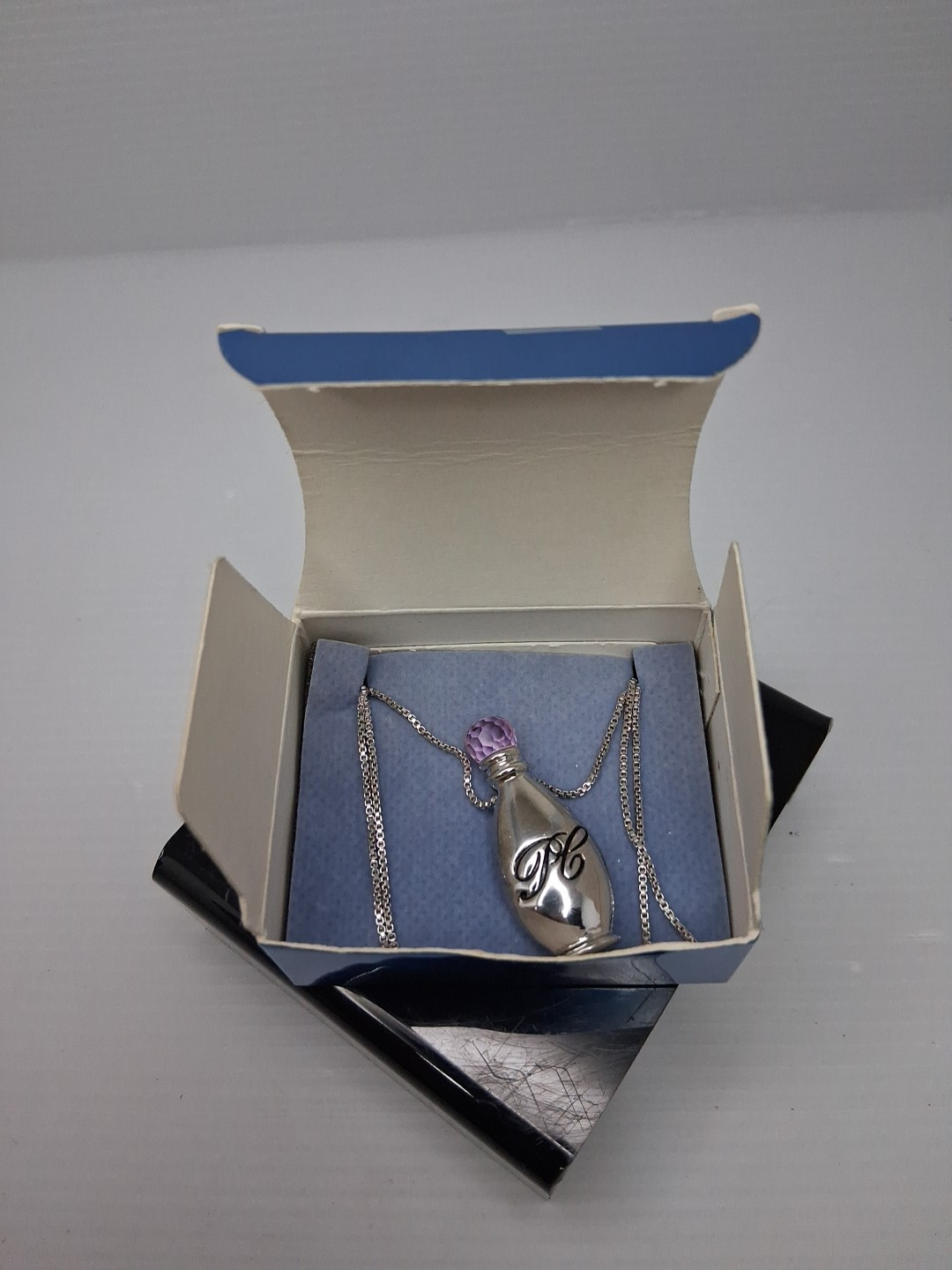 Avon PC President’s Club 2004 Perfume Bottle Pendant Necklace, Pink, Silver Tone