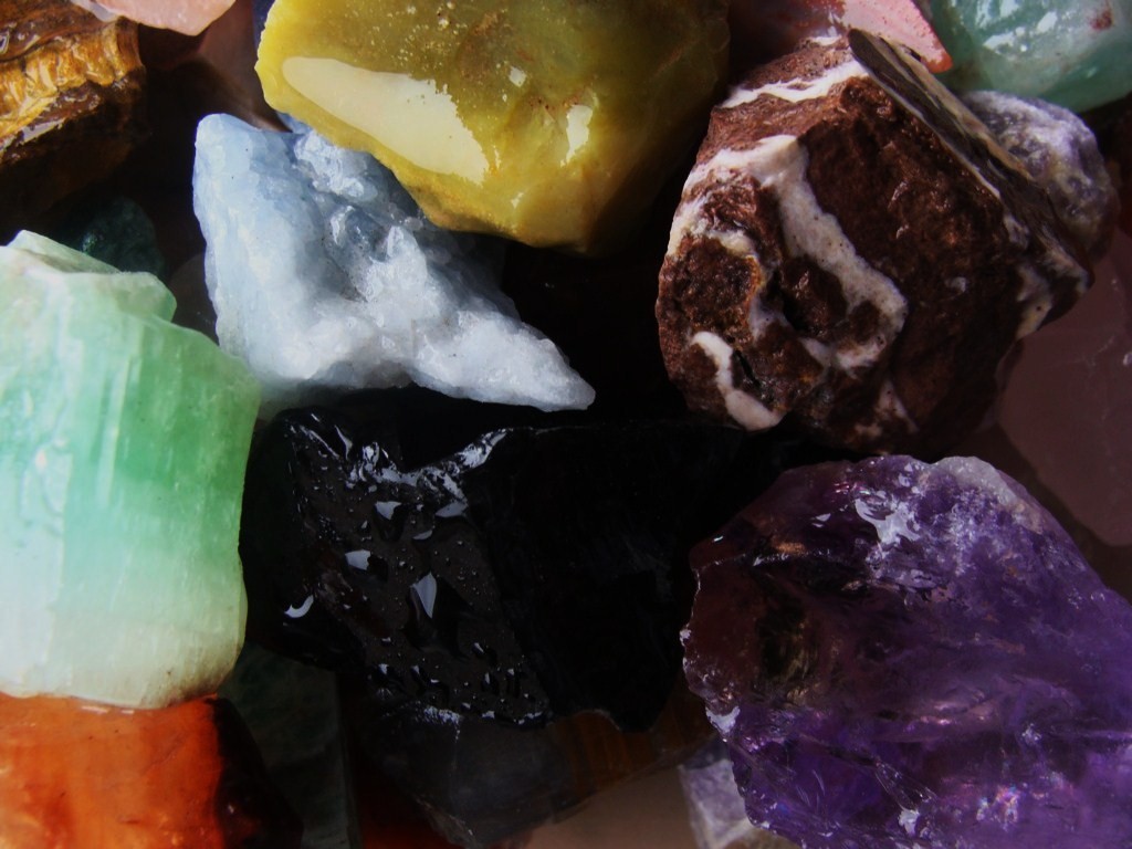 2000 Carat Lots of Natural Tumble Rough – Extremely Nice + FREE Faceted Gemstone
