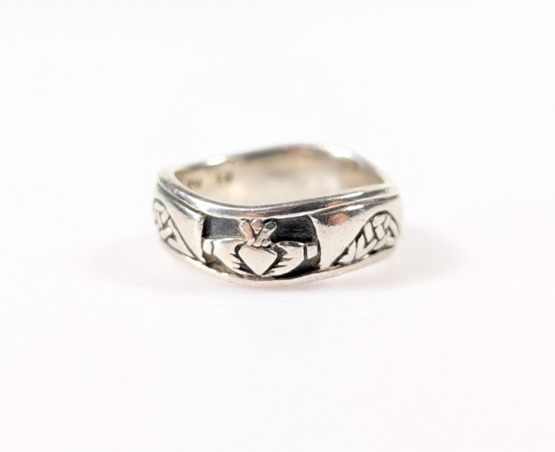 Vtg Peter Stone PSCL 925 Sterling Silver CLADDAGH Celtic Wavy Band Ring 7.5