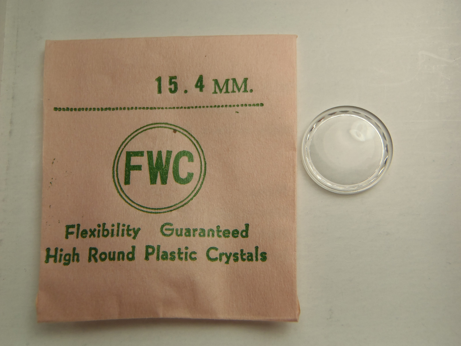 FWC HIGH ROUND Diamond Edge PLASTIC WATCH STEP CRYSTAL 15.4 MM NOS