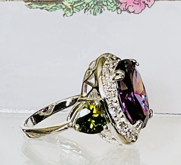 AMETHYST RING – PERIDOT HEART ACCENTS – 14X10mm Or 8.0ctw – .925 SS!!!