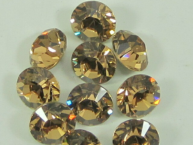 1gr 32pp LIGHT COLORADO TOPAZ FOILED POINTED BACK European Rhinestones