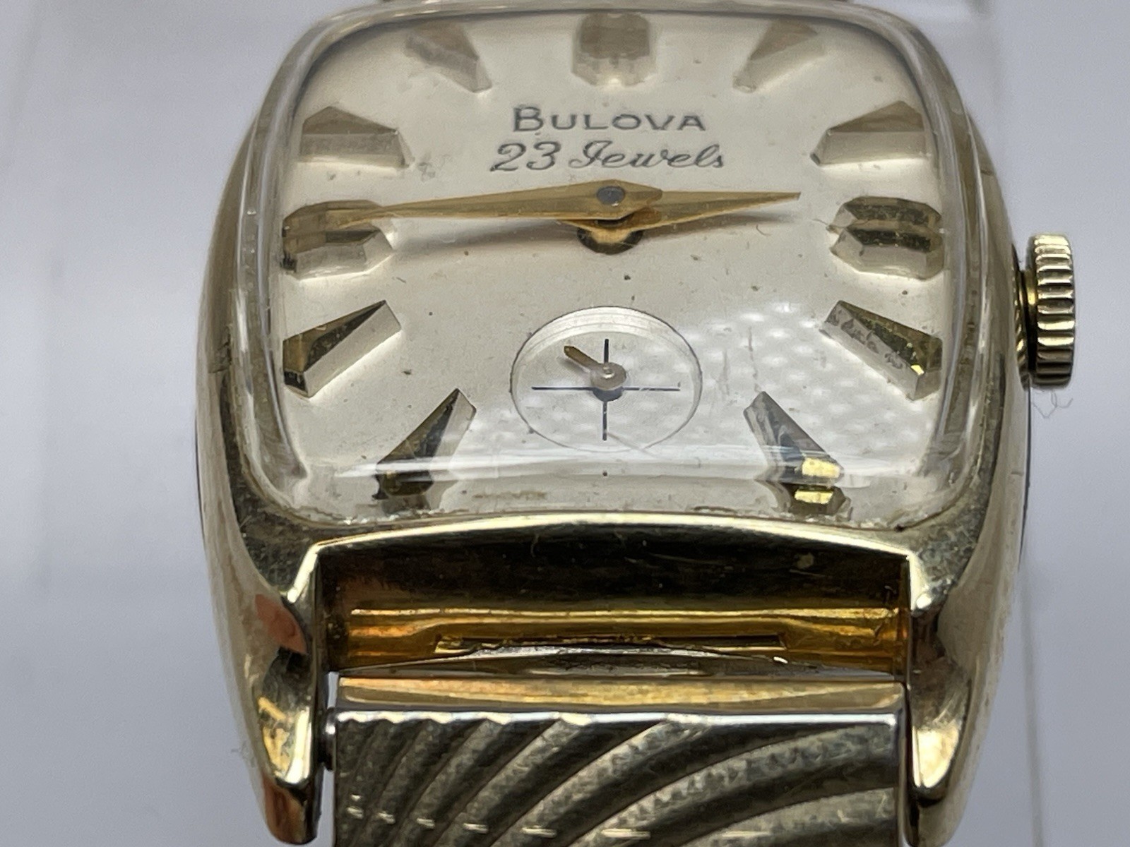 1963 Bulova 23 Jewels Manual Wind Watch Cal. 10 BP In Good Working Condition.