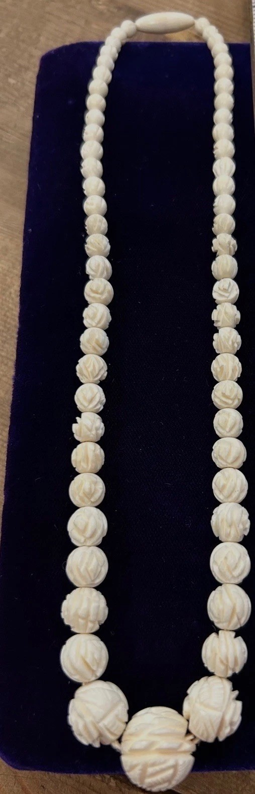 Vtg x3 Carved Asian Celluloid & Bovine Bone Set: Necklace, Brooch & Earrings EUC