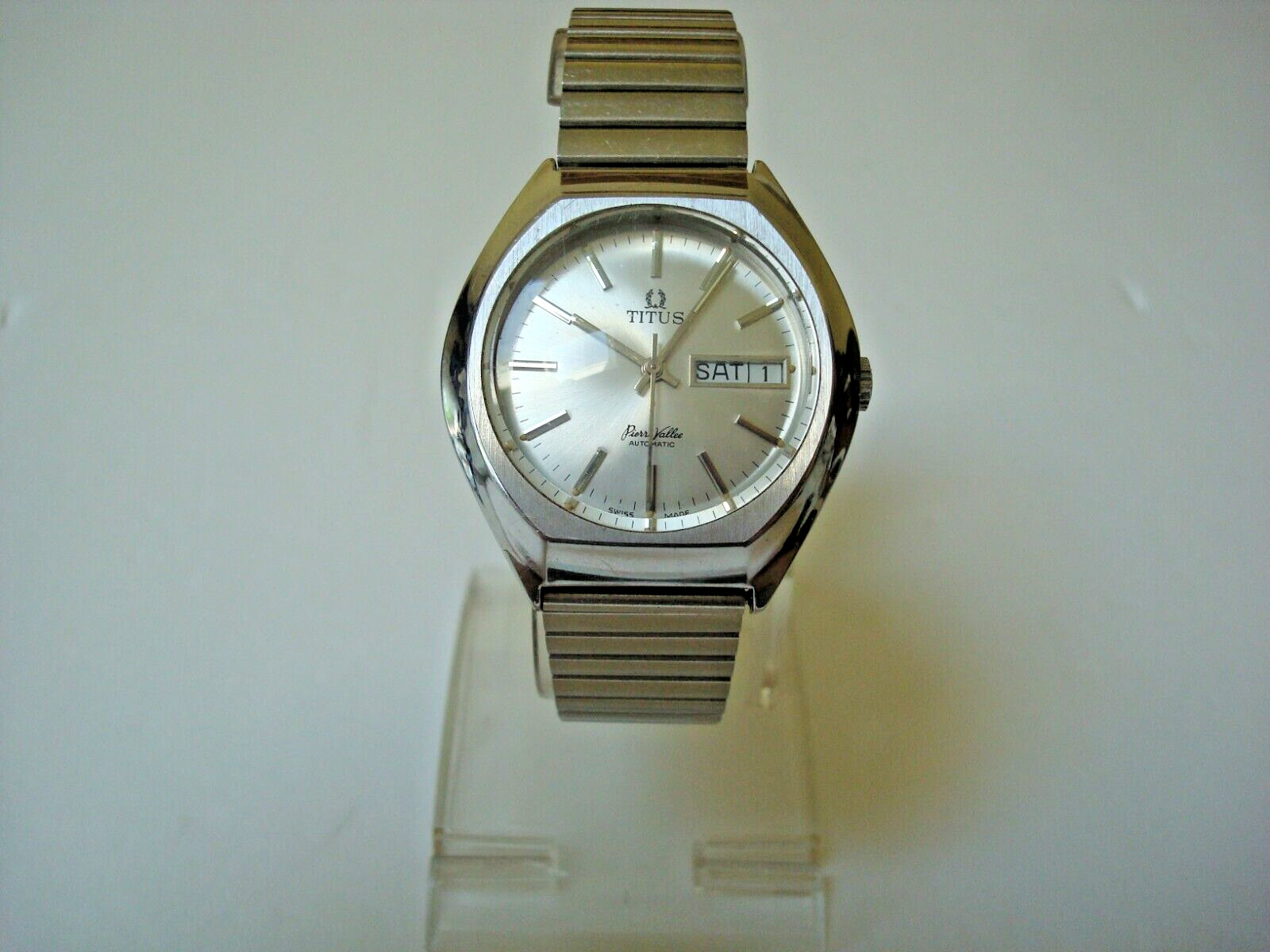 Titus Pierre Vallee Men”s Automatic SS Watch ETA 2879 DD QS Titus Band 5xSigned