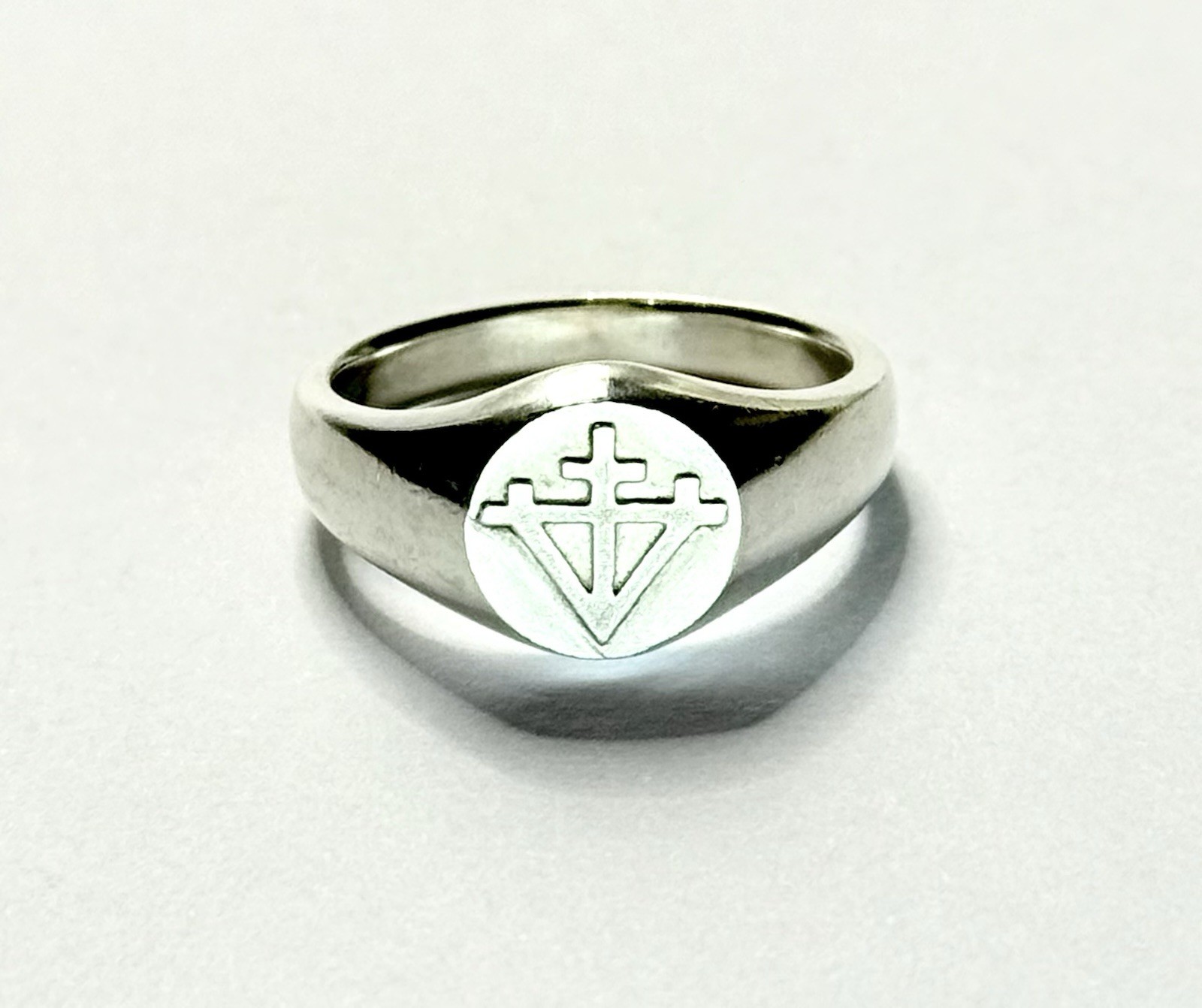 Mikia 925 Sterling Silver Heritage Three Cross Signet Ring Size R1/2 | 6.7 Grams