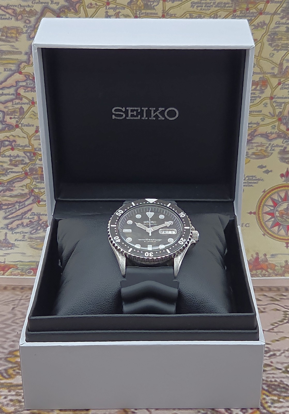 Seiko Mens Automatic Watch SKX031 Scuba Divers 100M 7S26-0040 May 1999 SEIKO BOX