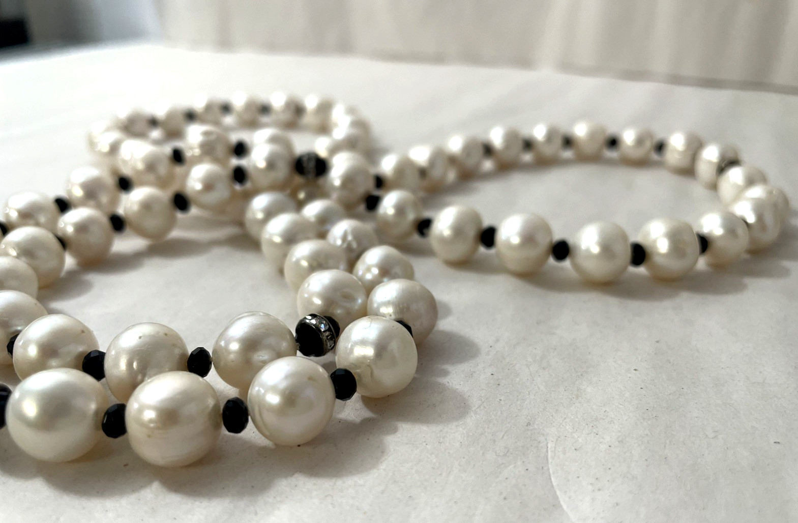 Long 36″ Freshwater Pearl Necklace Black Spacer Beads Statement Strand 132g