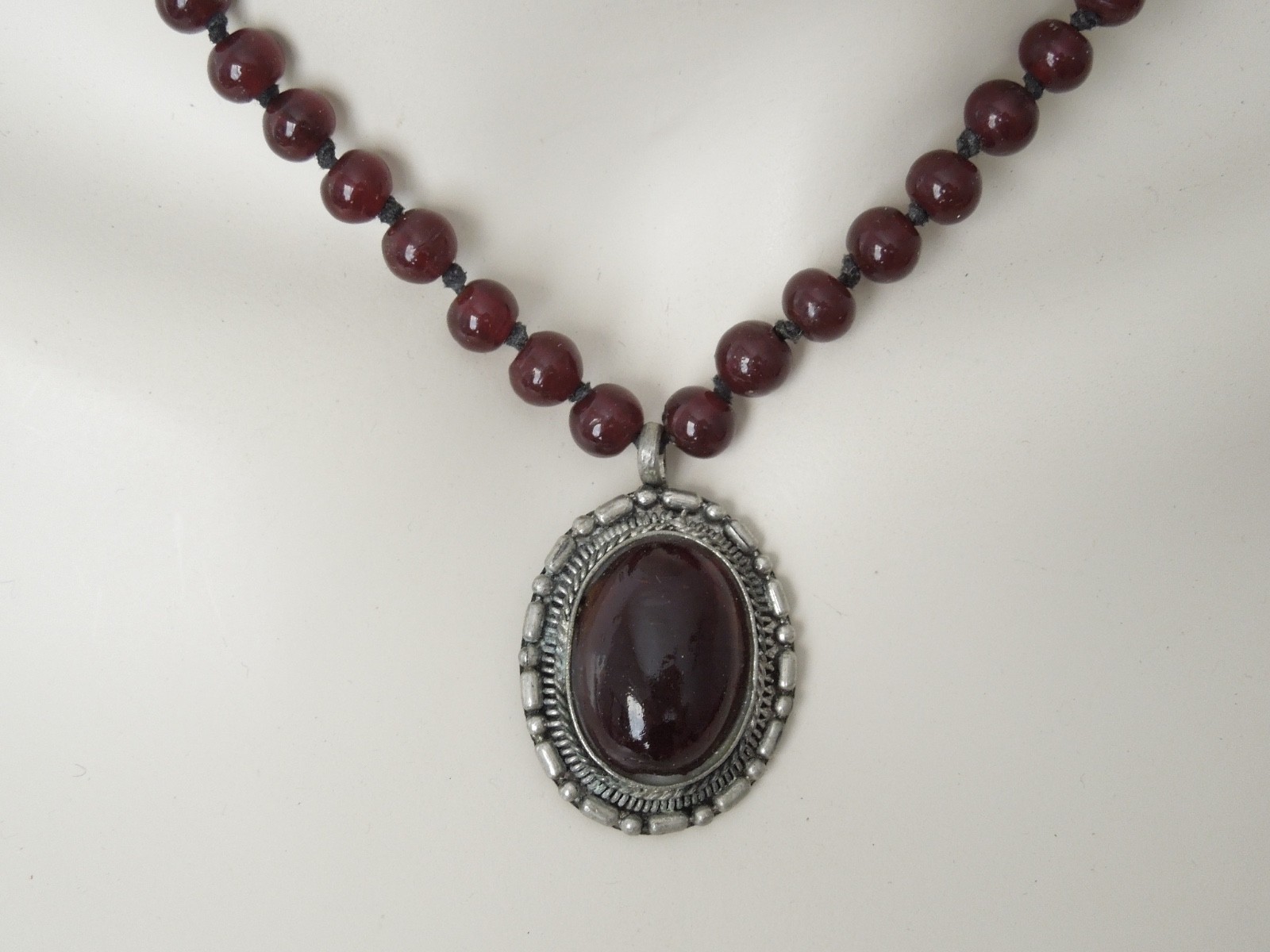 Necklace Collier Dark Red Pendant Glass? Bordeaux 33.2 G/42-47 Cm