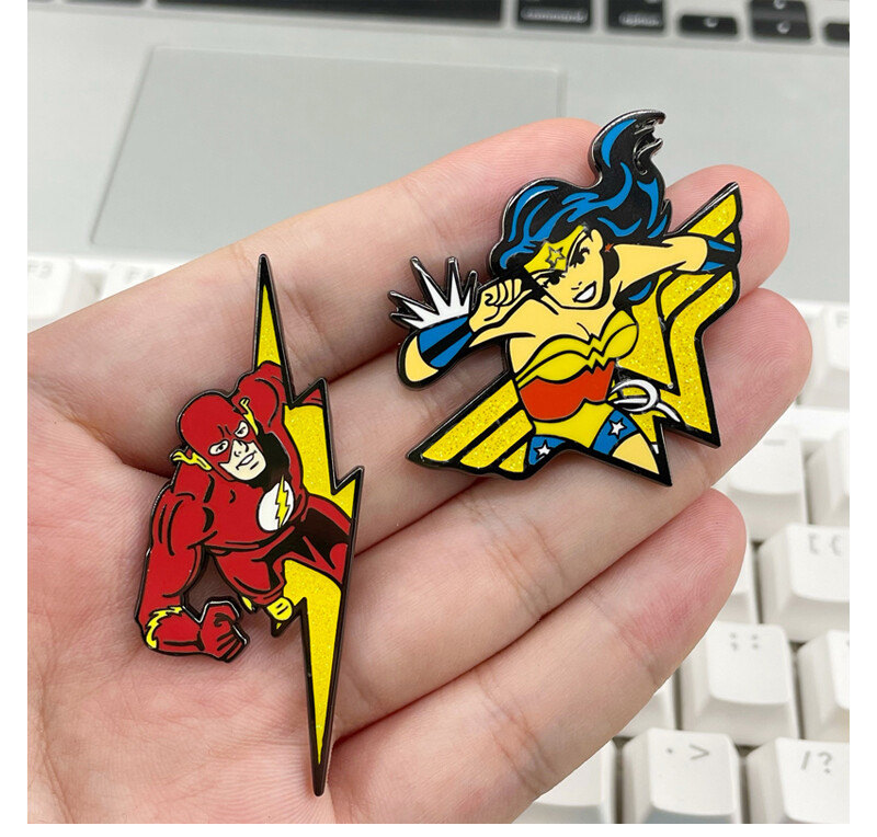 DC Superheroes Superman The Flash Batman Wonder Woman Metal Badge Pin Gifts