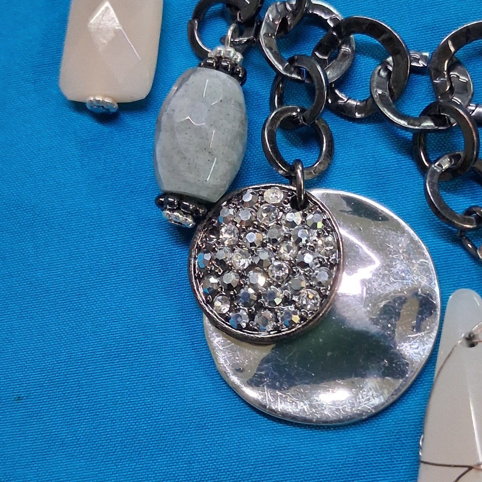 Chico’s Dangling Chandelier Pendants Faceted Bead Lobster Clasp Necklace
