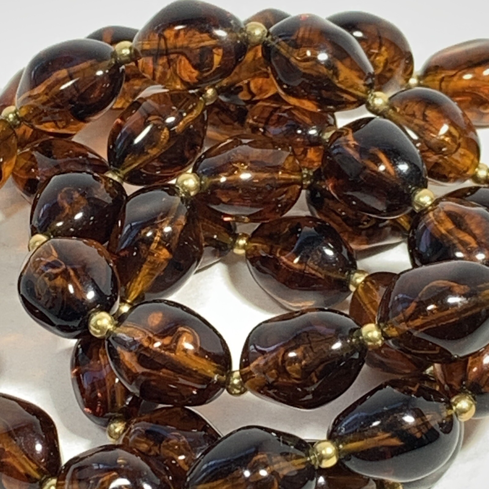 VTG Crown Trifari Lucite Amber Swirl Bead Necklace Oval Nuggets Gold Tone 36″