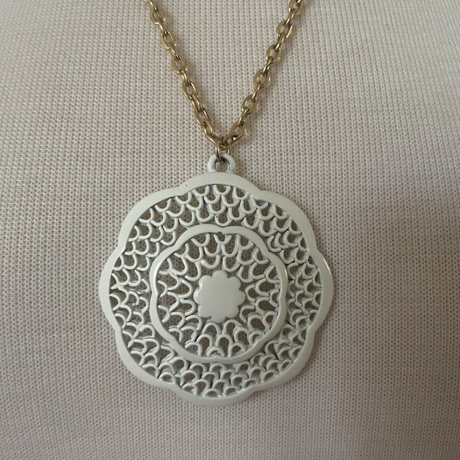 Vintage Large Round White Filigree Statement Pendant Gold Tone Necklace