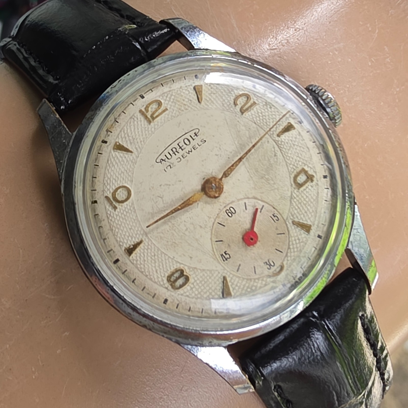 Vintage Aureole men’s manual wind watch Honeycomb Dial swiss made 1940s