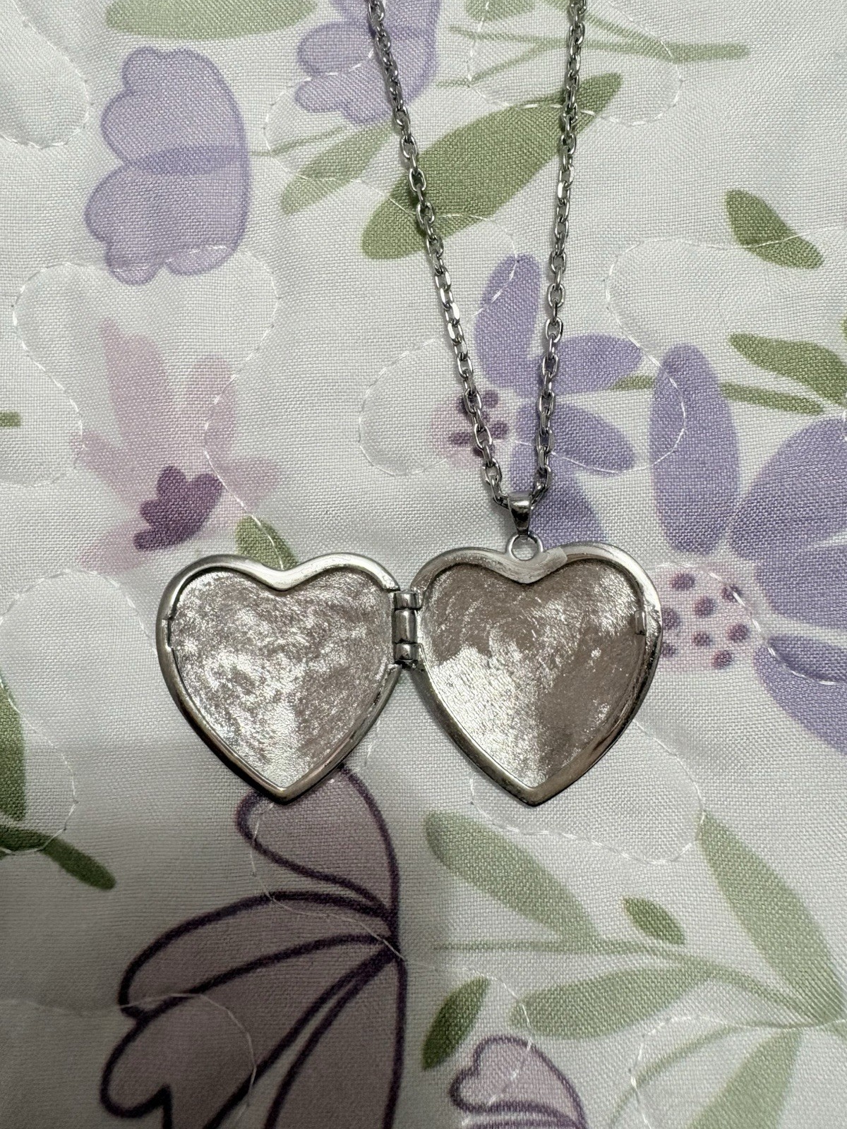 Silver Tone Heart Photo Locket Pendant Necklace Cable Chain Love Theme No Stone