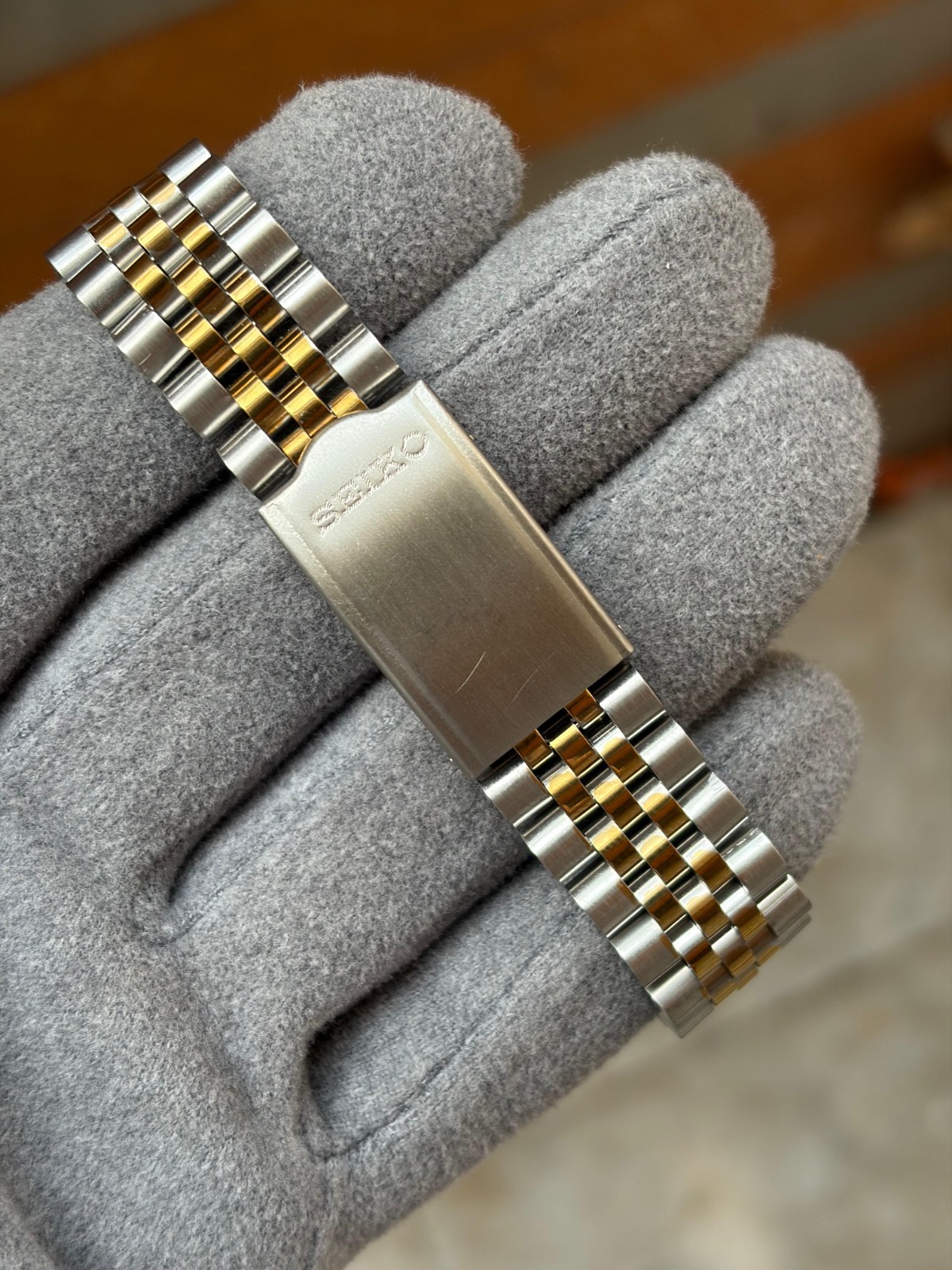 Vintage Seiko 5 Automatic Day/Date Mens Wrist Watch