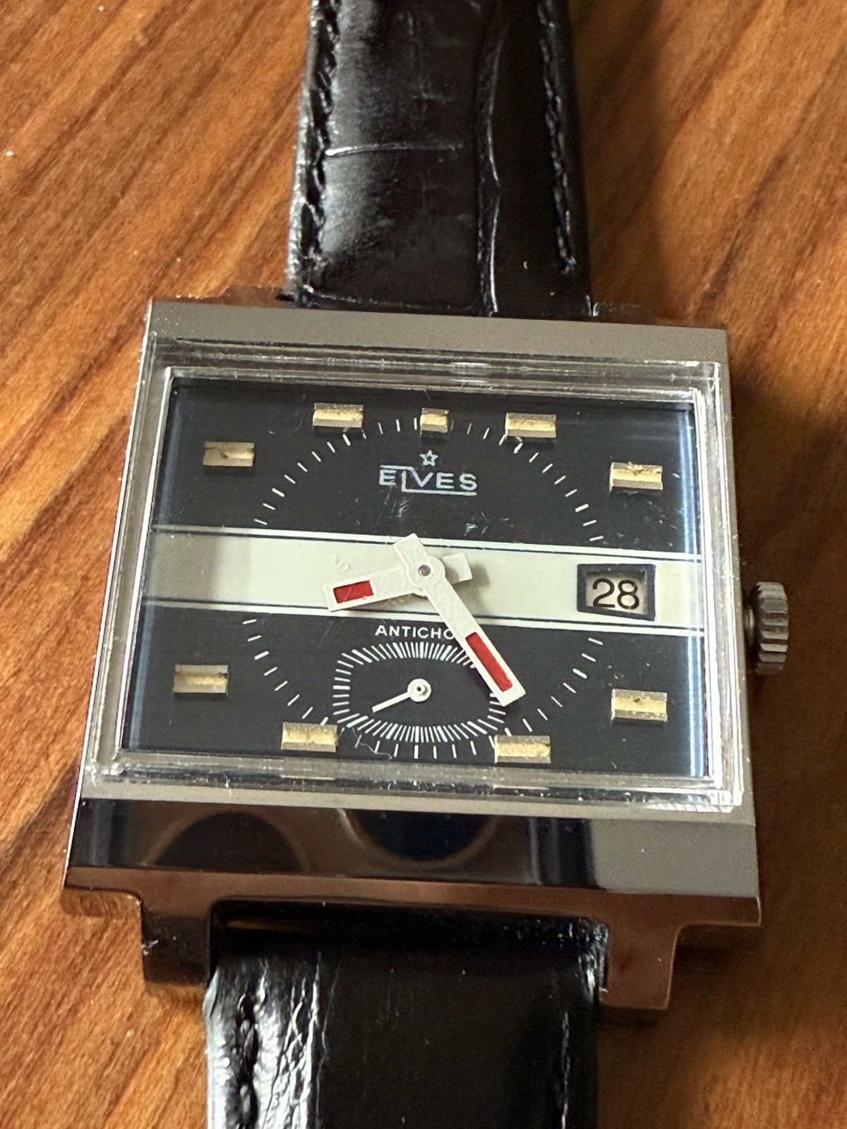 RARE VINTAGE ELVES French Mechanical WATCH Antichoc 1970’s New Old Stock 784
