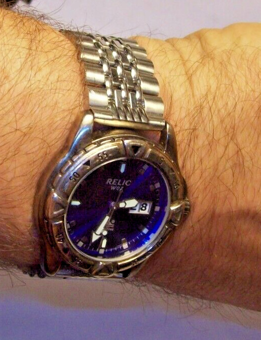 Relic Wet Deep Blue Mens Swiss Watch Easy To Read Date WR 165′ Looks Runs Great