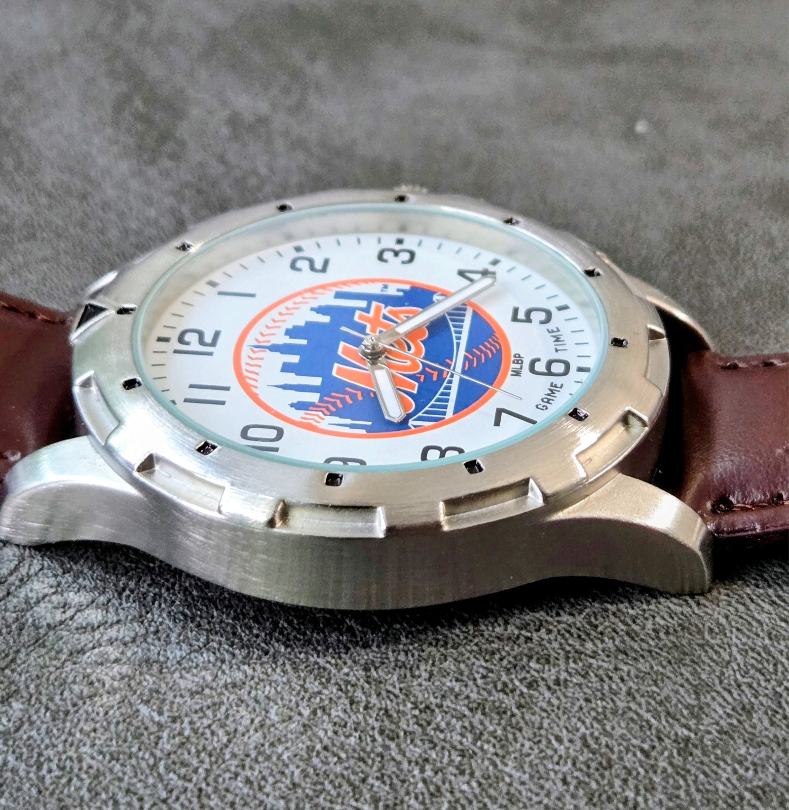 New York Mets MLBP “Game Time” Wristwatch – Stainless Steel Case – Collectible