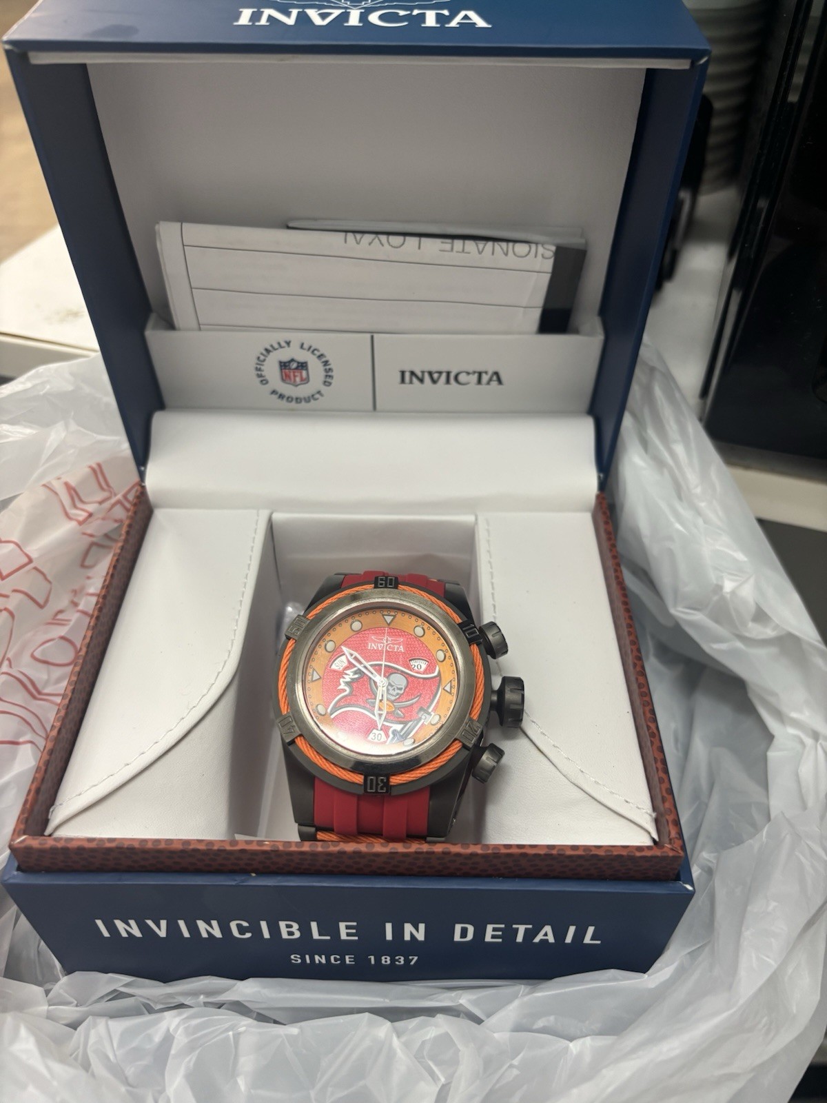 Invicta Chronograph NFL – Tampa Bay Buccaneers 41440 Men’s Watch PLEASE READ