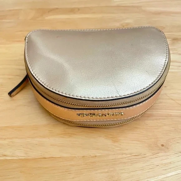 VINCE CAMUTO Jewelry Travel Case Zip Around Gold Metallic Genuine Leather NWT