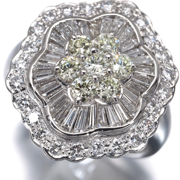 Light Yellow &Clear Diamond 1.83ct Tapered-cut Ring 900 Platinum