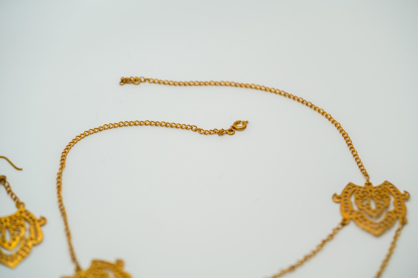Vintage Gold Ornate Style Necklace 18.5″ & Earrings 6.6cm JB28