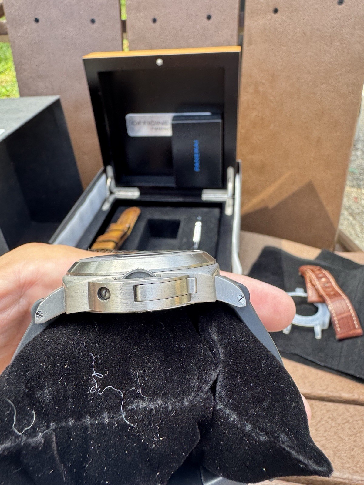 Panerai Luminor – PAM00061 – Titanium With Tobacco Dial From 2001