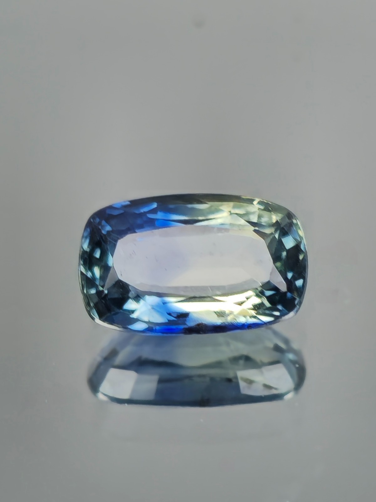 Australian Parti Sapphire 0.90 Tri Colour Teal Blue Yellow Vvs Rectangular Cut ✨