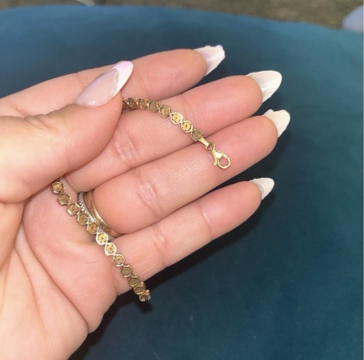 Stunning 14K Yellow Gold Flower Cluster Diamond Tennis Bracelet -7L