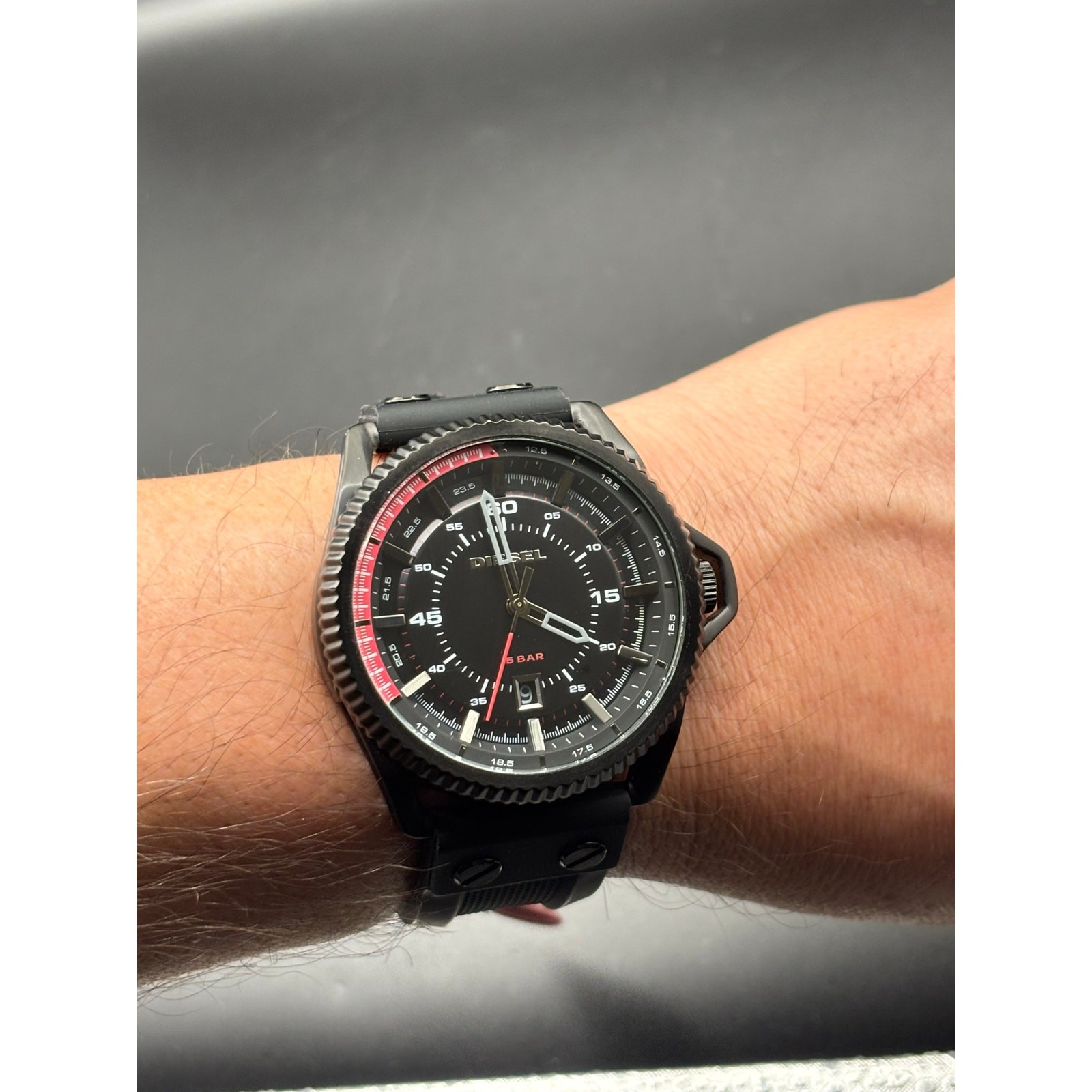Diesel DZ1760 Rollcage Men’s Quartz Watch Black Dial Silicone Strap 46mm NIBWT