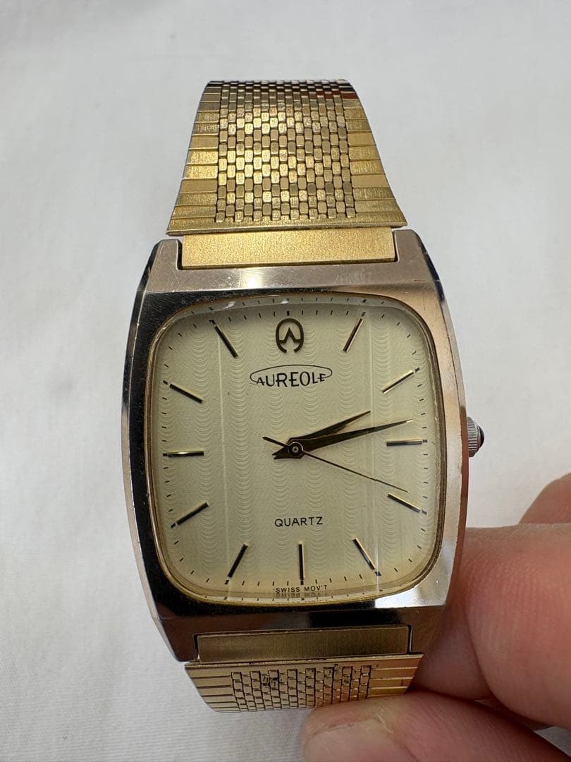 Aureole Quartz Black Dial Wristwatch