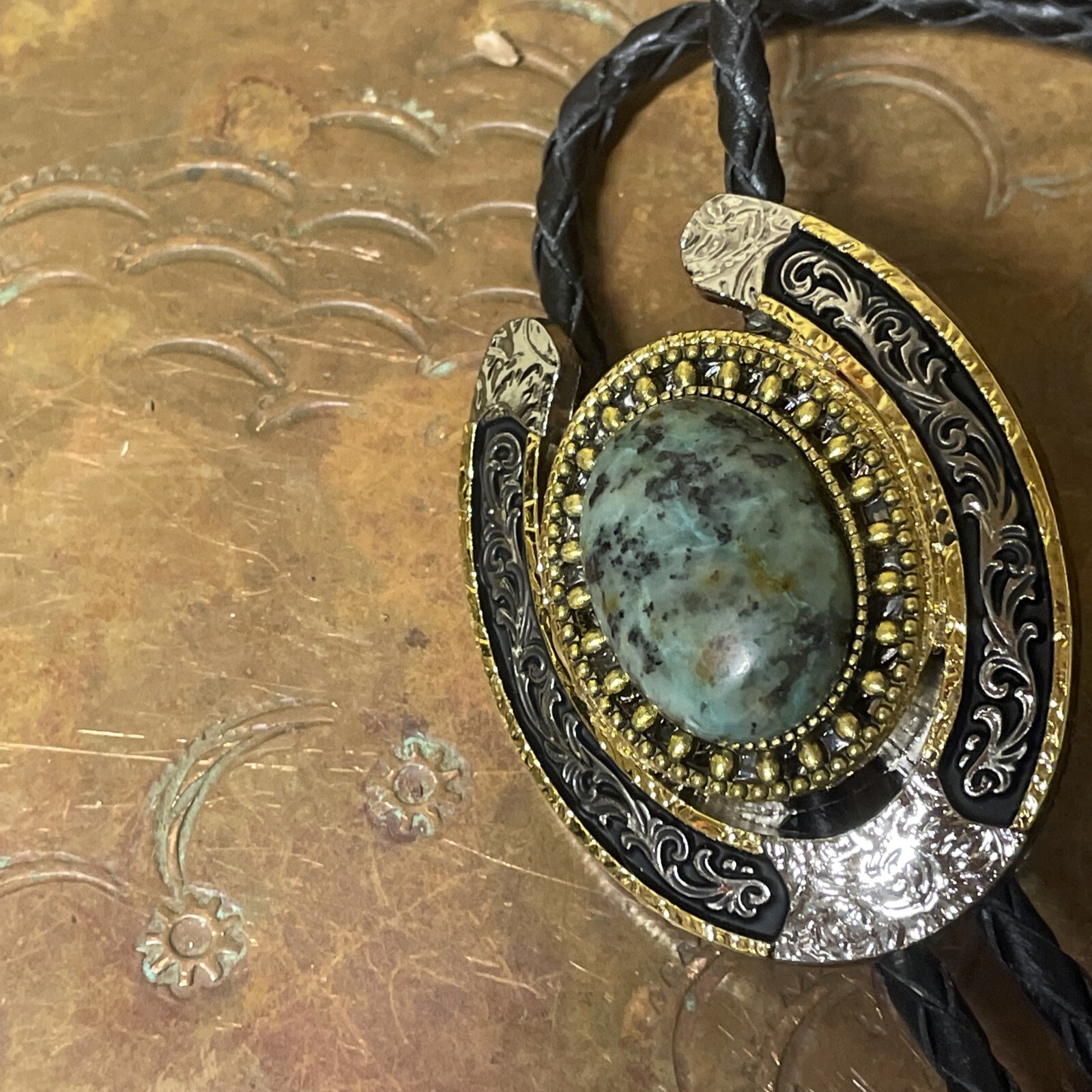 Southwest Tulsa Bolo Tie King African Turquoise Silver Gold Horseshoe Spring