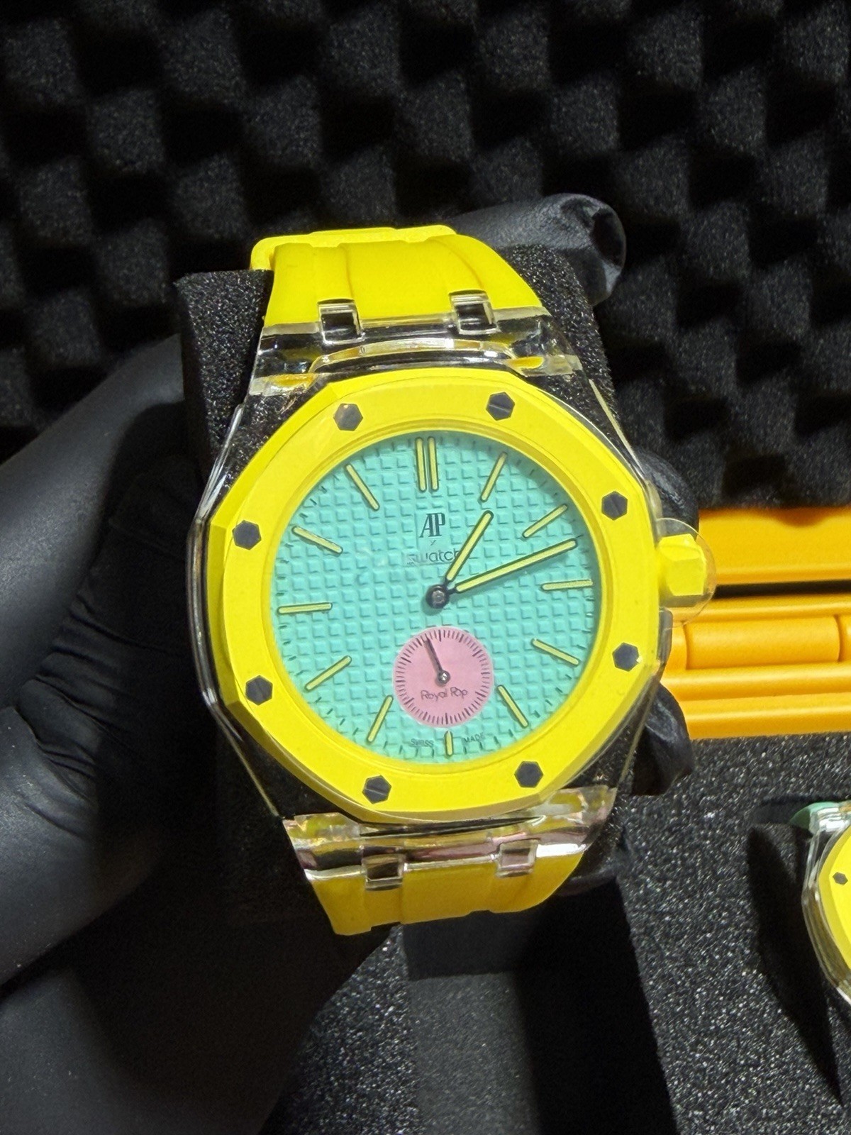 Swatch x Audemars Piguet – OTG ROZ
