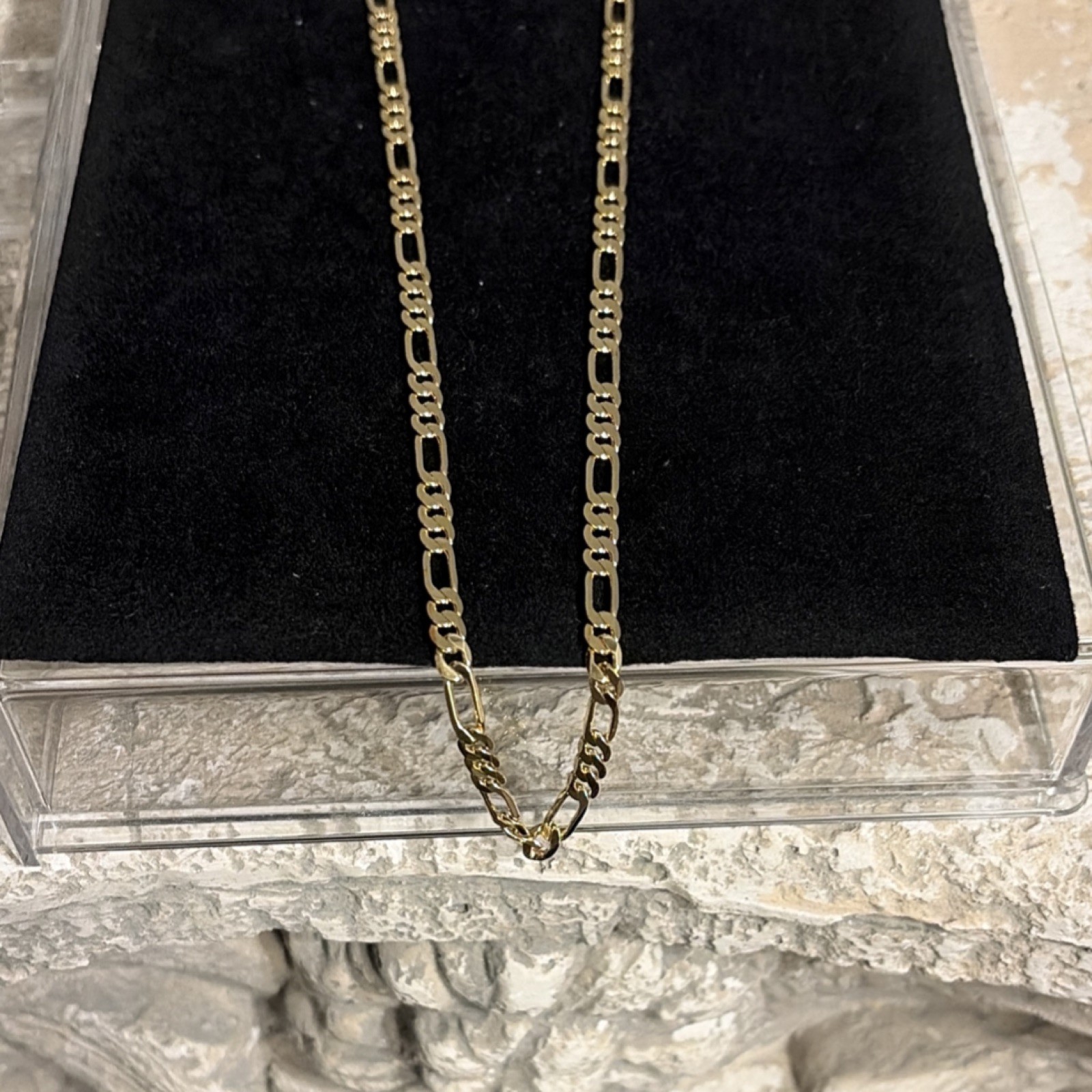 “750” (18K) Gold Italian 24” Figaro Chain Necklace – 24in – Weight 11.6g
