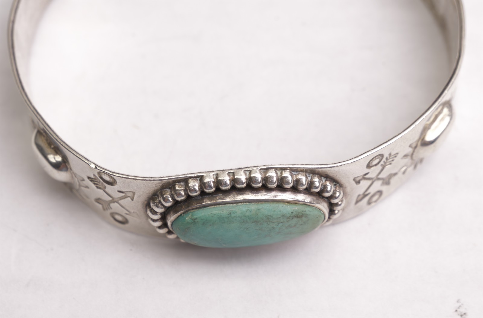 Fred Harvey Era 1940s Beaded Turquois & Arrows Sterling Silver Cuff Bracelet