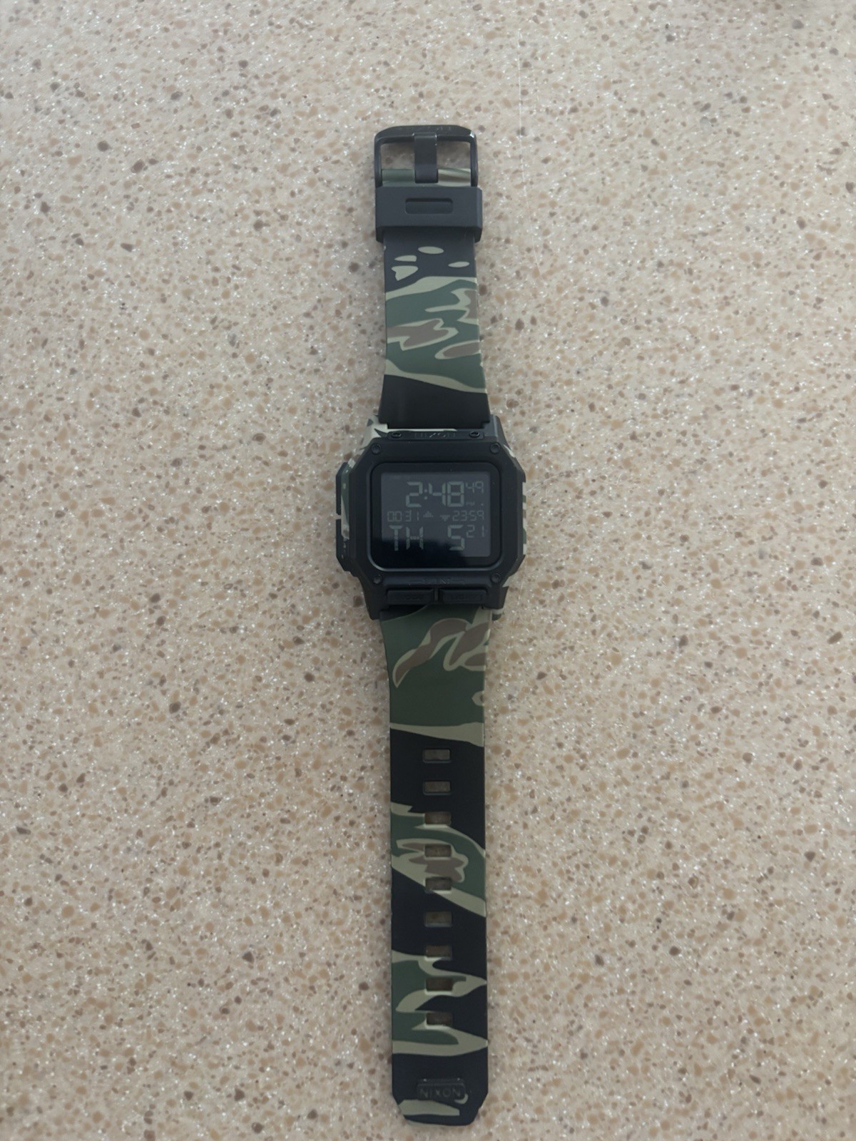 NIXON REGULUS Quartz Army Color Resin Excellent Digital Men’s from Japan
