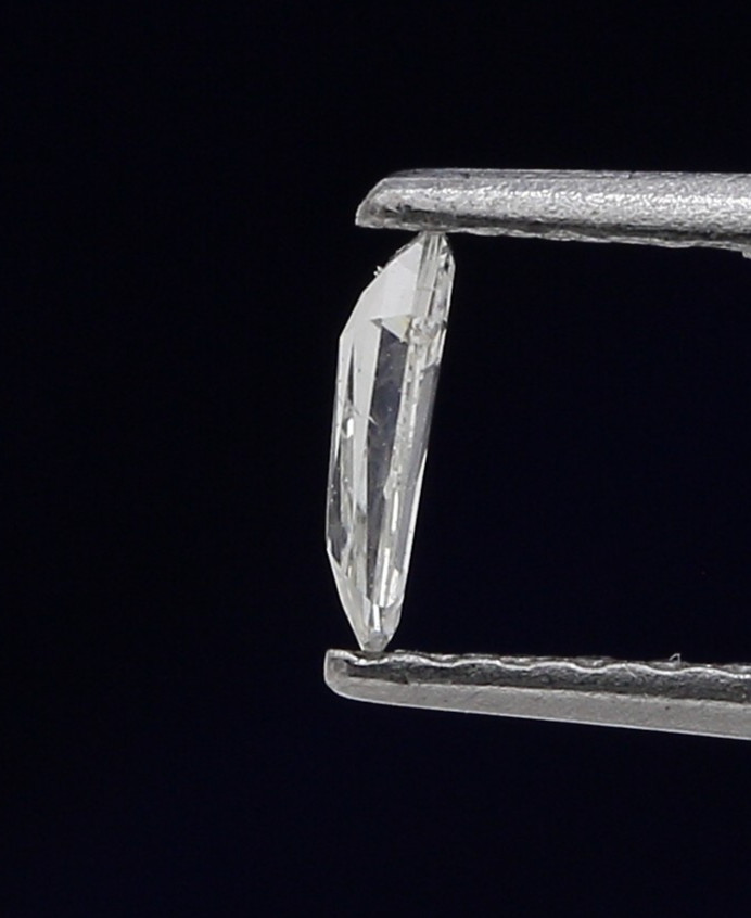 White Natural Diamond 0.09ct Shield Step cut Diamond White F/G -VS1 Clarity