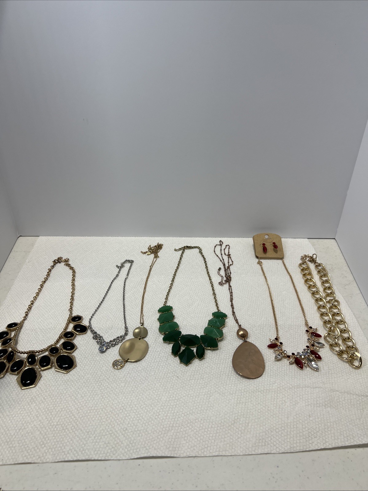 Jewelry Necklaces 7 Pieces B5