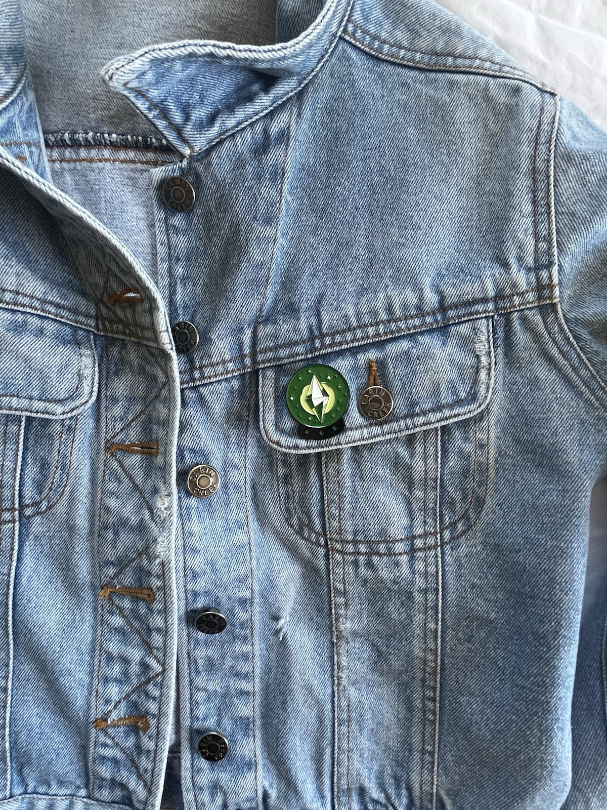The Sims – Crystal Ball PlumbBomb Icon Simlish Video Games Funny Enamel Pin