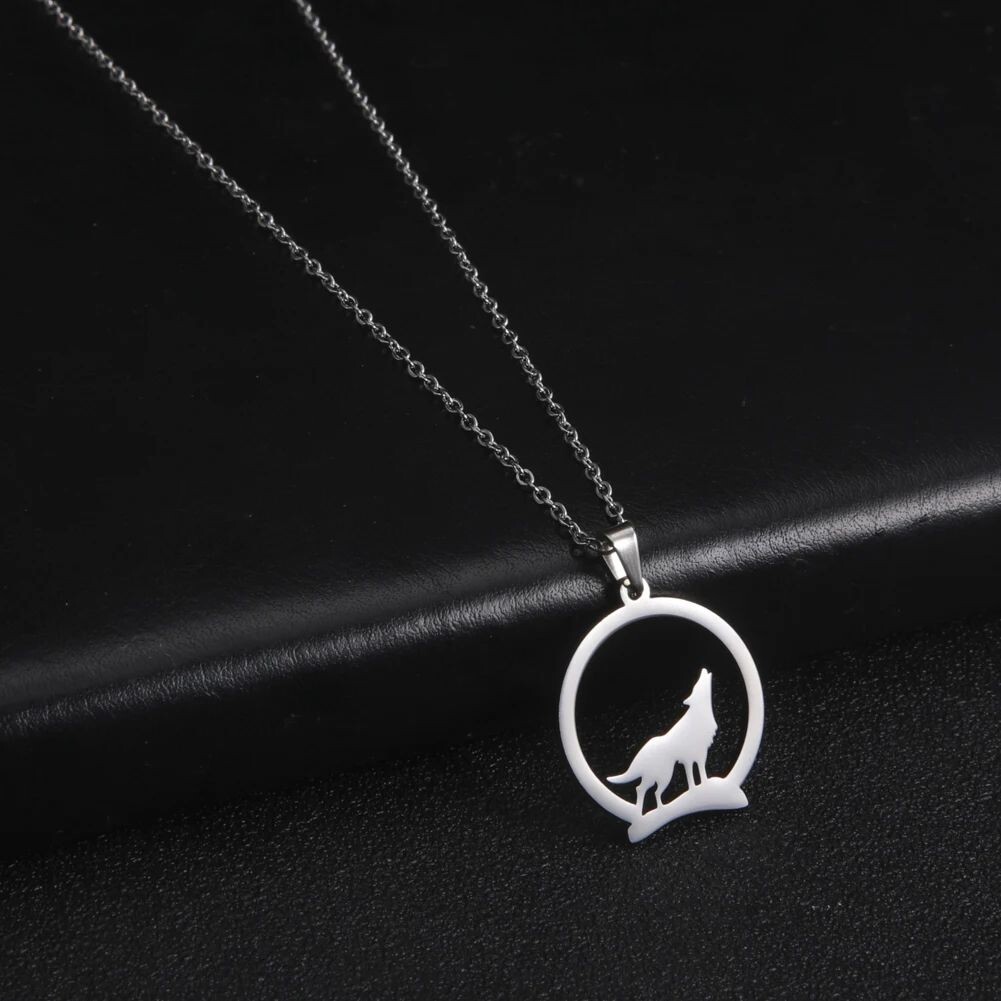 Stainless Steel Howling Wolf Amulet Pendant Silver – 45 + 5cm Chain