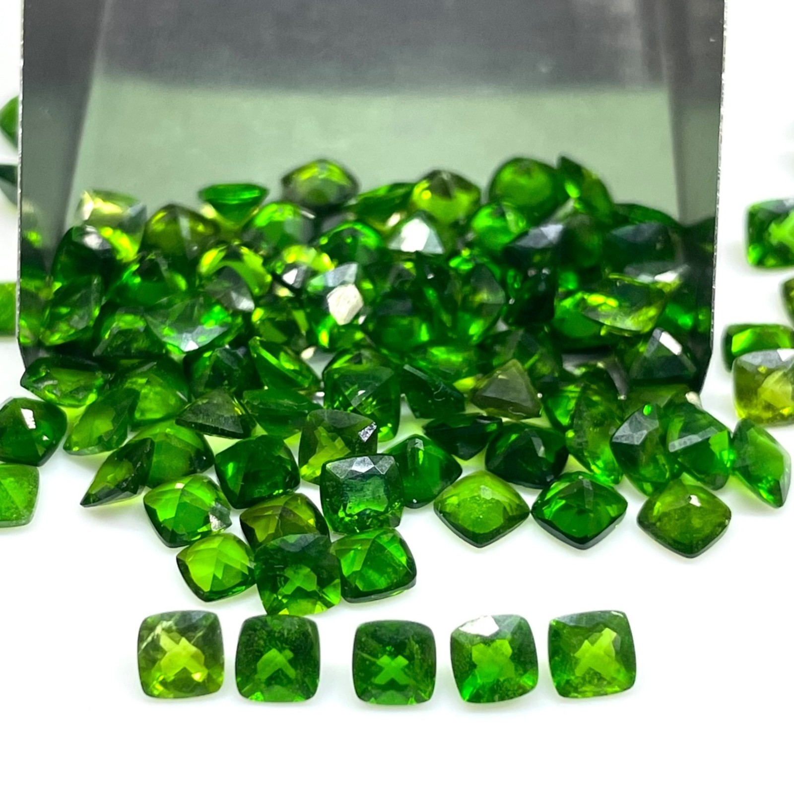 25 Pcs Natural Chrome Diopside 4x4mm Cushion Cut Vivid Green Loose Gemstones Lot