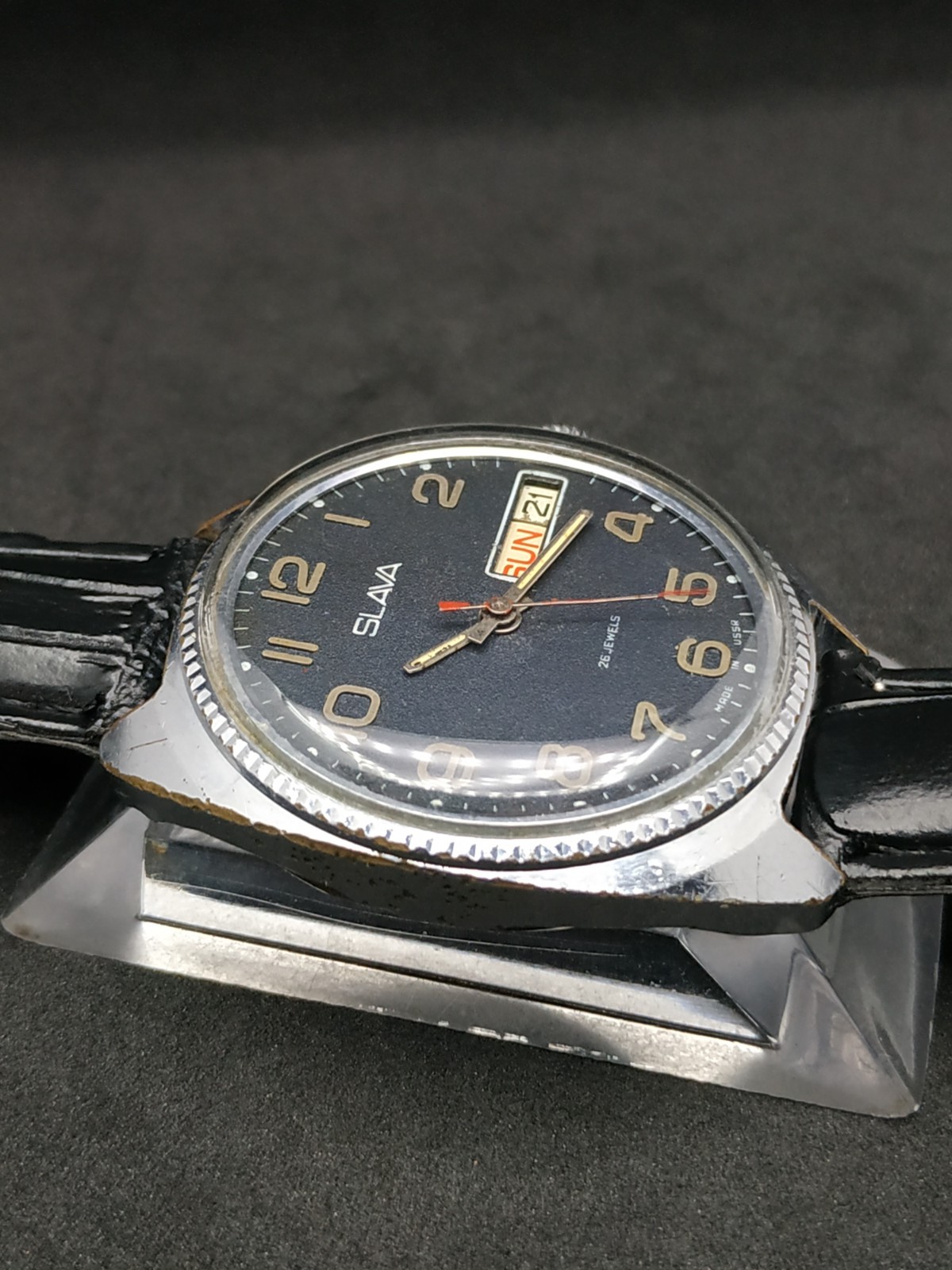 Classic Men’s Vintage Watch SLAVA USSR Mechanical SERVICED Retro Soviet day/date